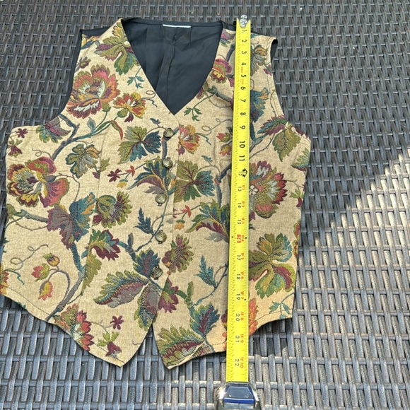 Vintage Tapestry Style Vest - Picture 6 of 6